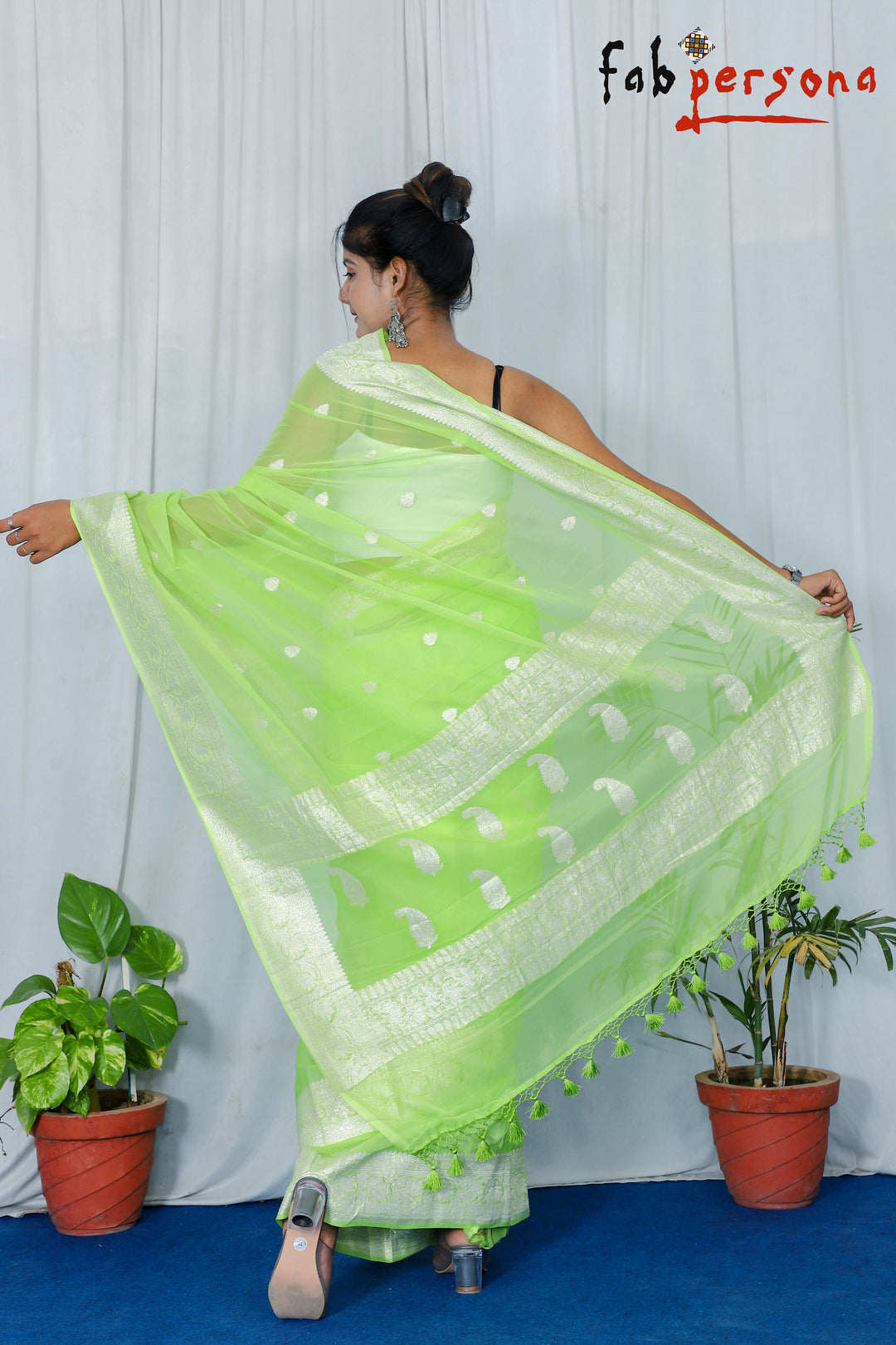 Pure Khaddi Chiffon Georgette Saree (6.2 meter)