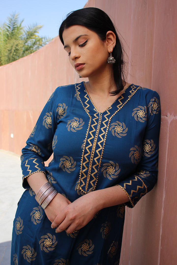 Kurta & Palazzo Set in Rayon Material with Metallic Print Golden Lace On Neck and Sleeves.