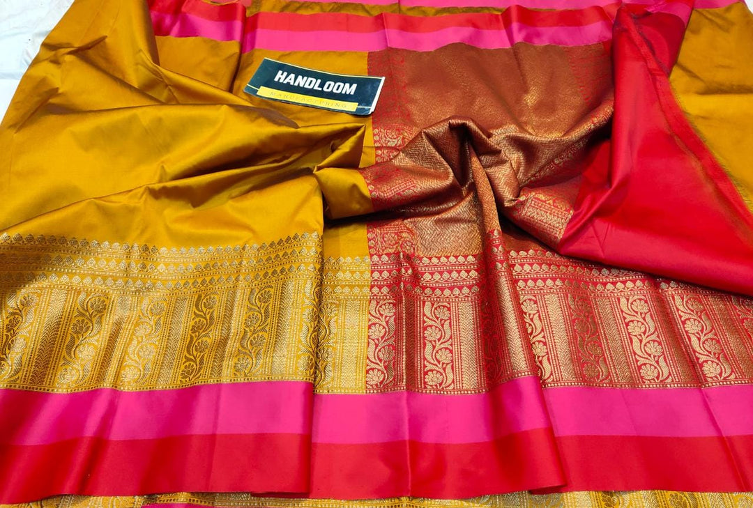 Maheshwari blends silk with zari weaving all over  With blouse border  Rich zari weaved pallu and blouse  ( length- 6.3 meter )