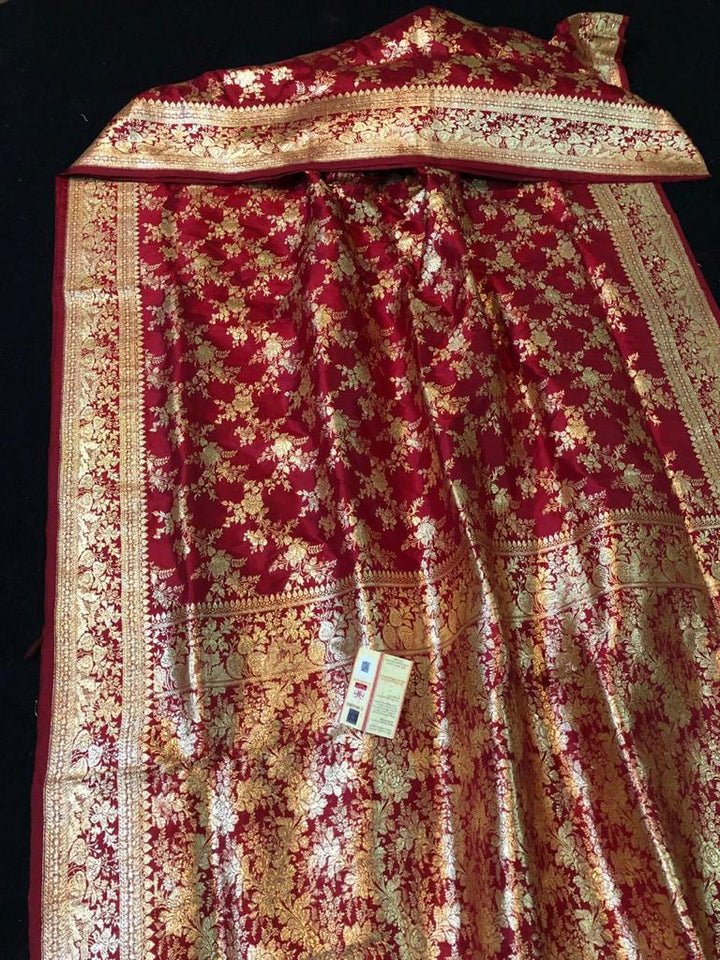Red Color Pure Hand Weaving Traditional Jangla Work Saree In Pure katan silk .