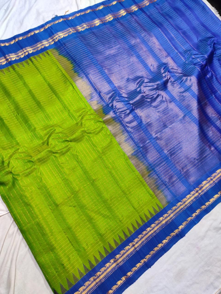 Green Color Pure Gadwal Handloom Silk Saree With zari Work