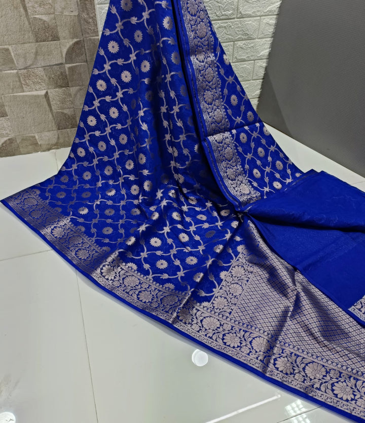 Semi Georgette Zari Work Saree With Blouse. ( length- 6.3 meter )