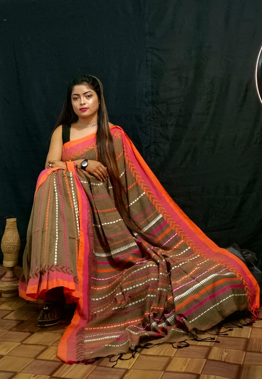 Brown Color Banarasi Cotton Silk Zari Pallu Saree With Running Blouse