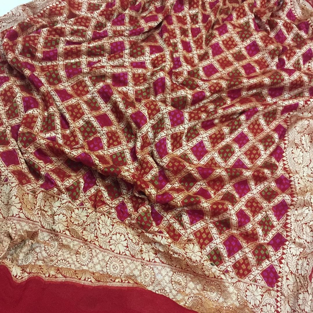 Khaddi Georgette Bandhani Saree With Running Blouse