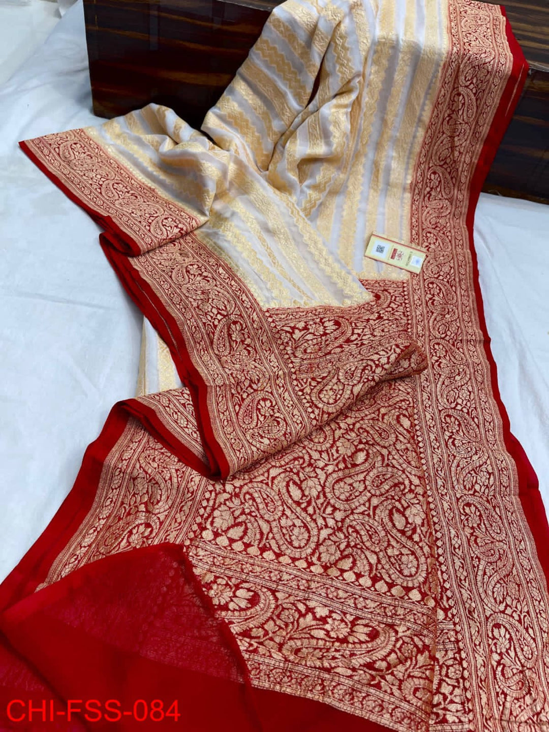 Pure Banarasi Handloom Khaddi Georgette Silk Saree With Zari Work ( length- 6.3 meter )