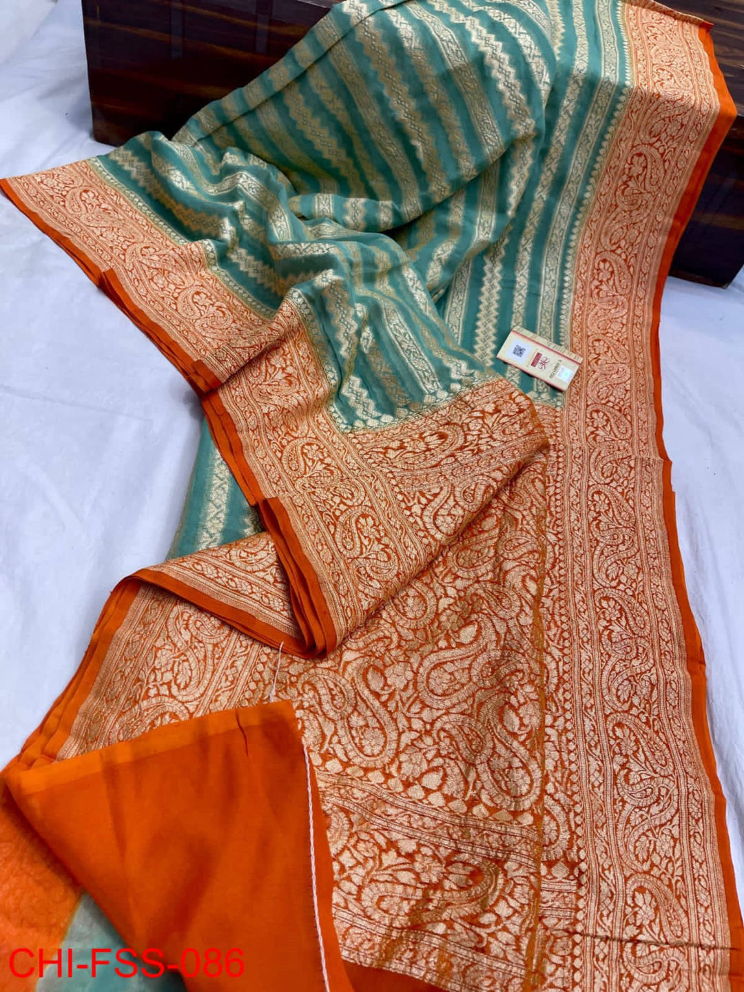 Pure Banarasi Handloom Khaddi Georgette Silk Saree With Zari Work ( length- 6.3 meter )