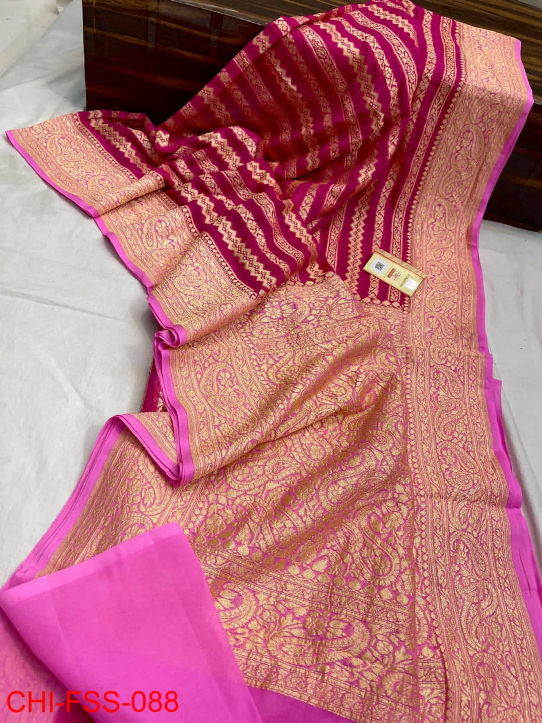 Pure Banarasi Handloom Khaddi Georgette Silk Saree With Zari Work ( length- 6.3 meter )