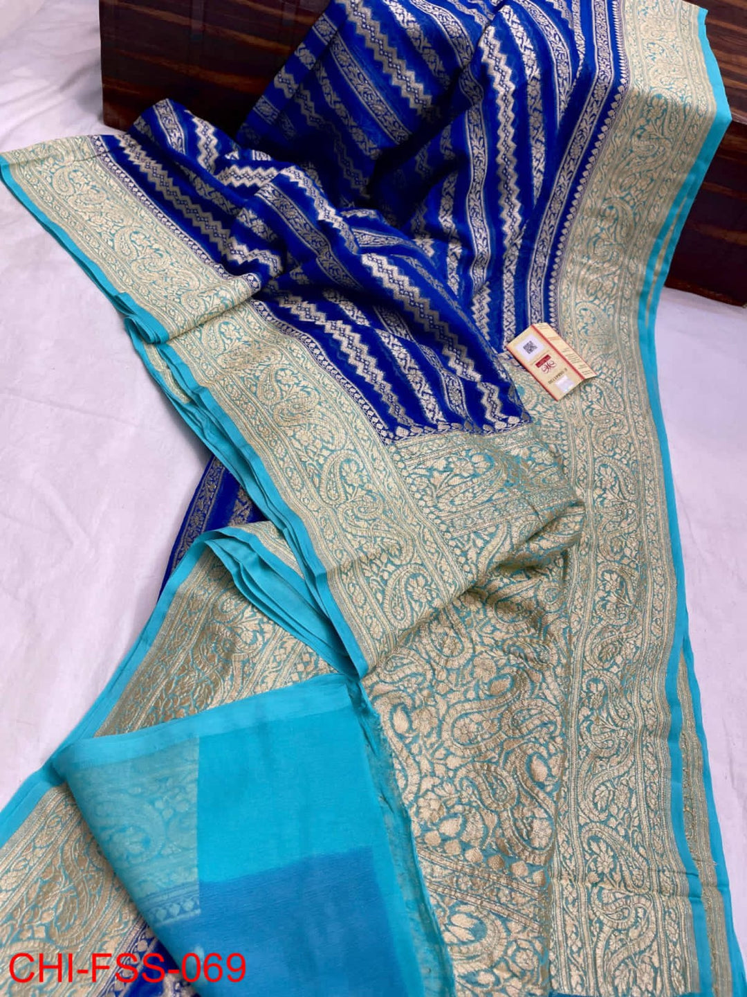 Pure Banarasi Handloom Khaddi Georgette Silk Saree With Zari Work ( length- 6.3 meter )