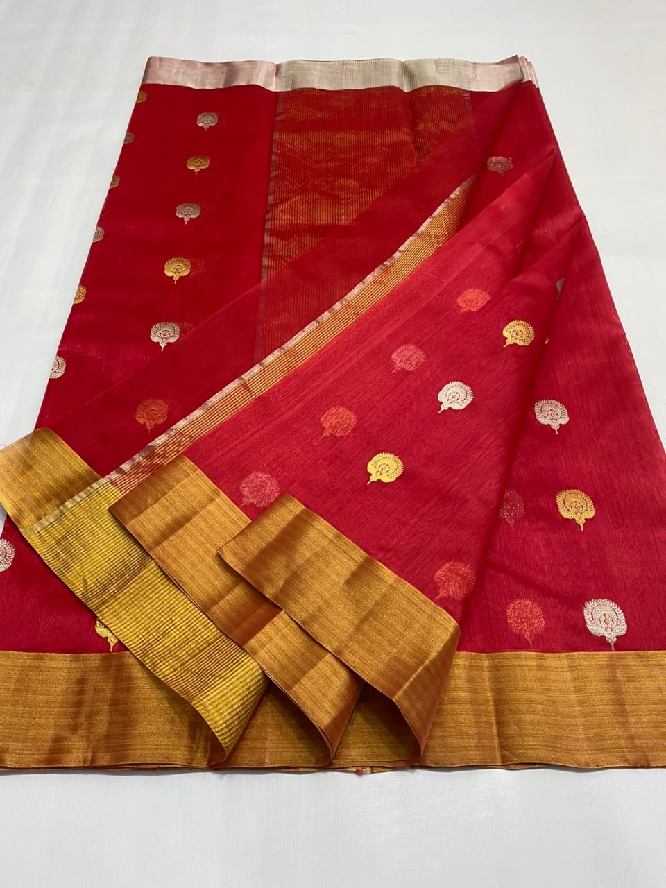 Pure Chanderi Silk Hand Woven  Saree With Blouse.