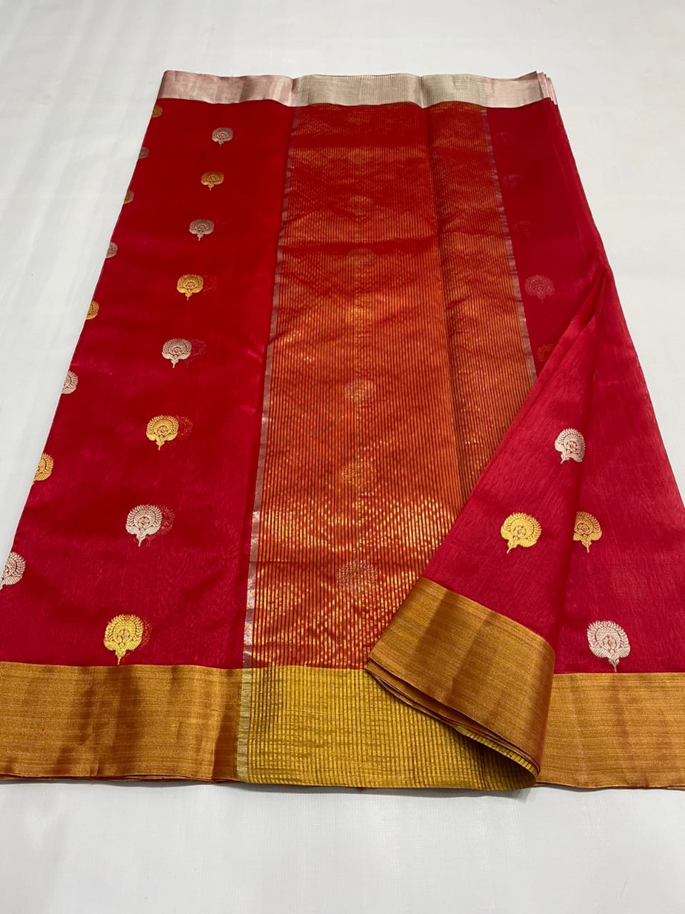 Pure Chanderi Silk Hand Woven  Saree With Blouse.