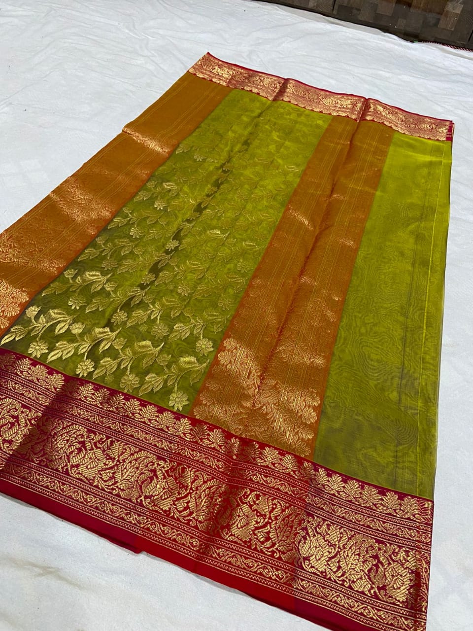 Pure Chanderi Silk Hand Woven  Saree With Blouse.