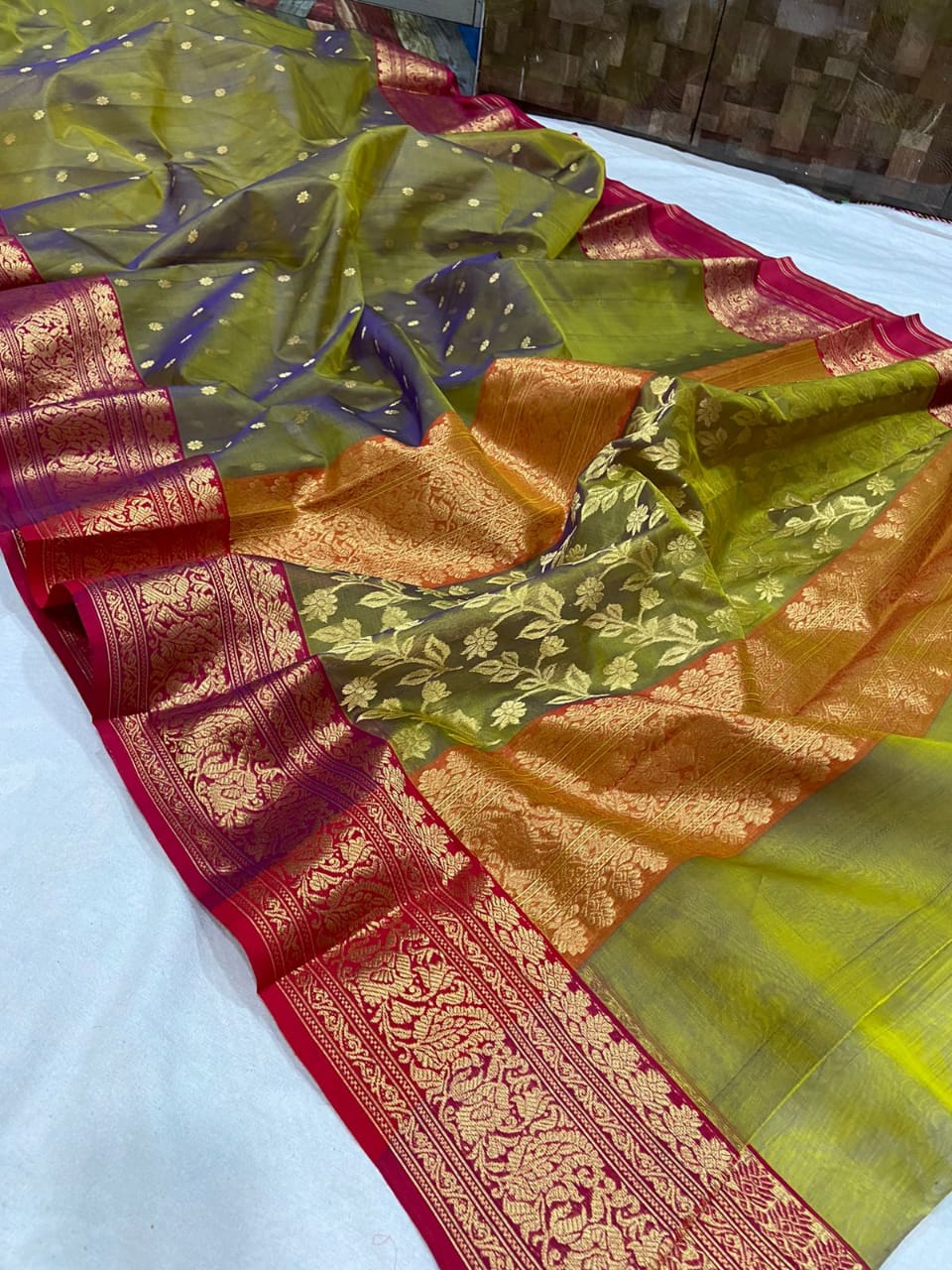 Pure Chanderi Silk Hand Woven  Saree With Blouse.