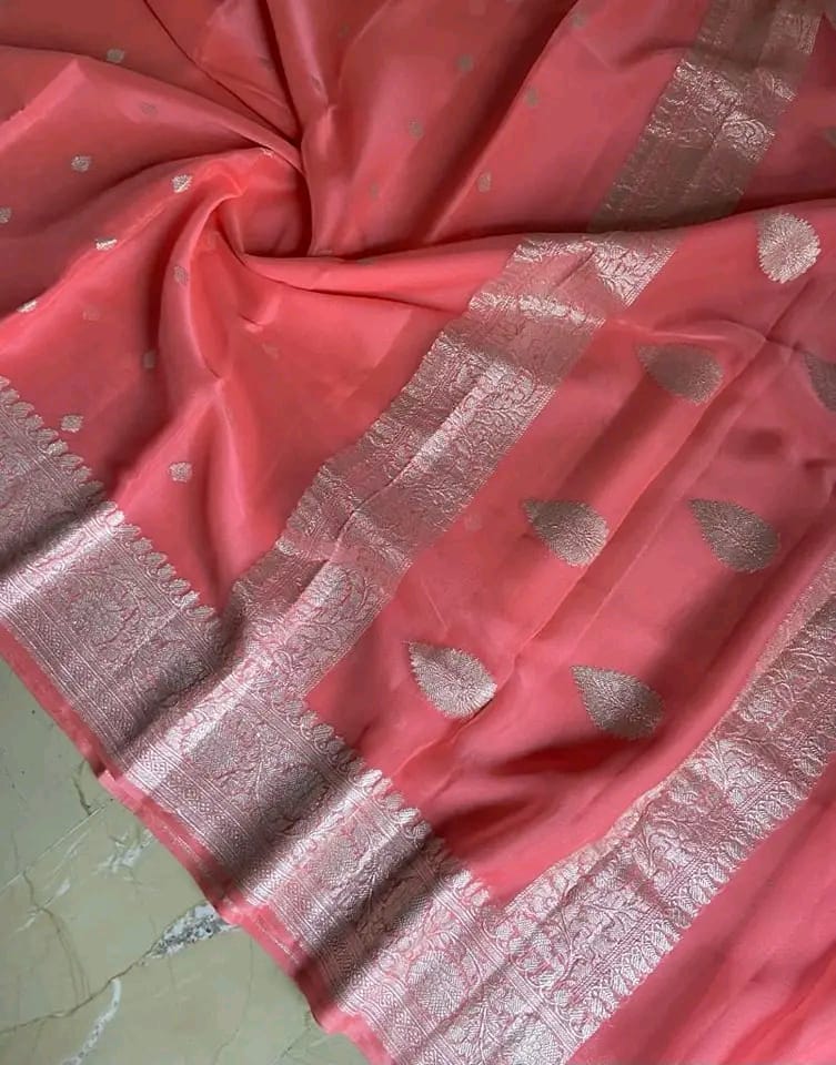 Pure Hand loom  Khaddi Georgette Saree with Silver Zari Weaving blouse  ( length- 6.3 meter )