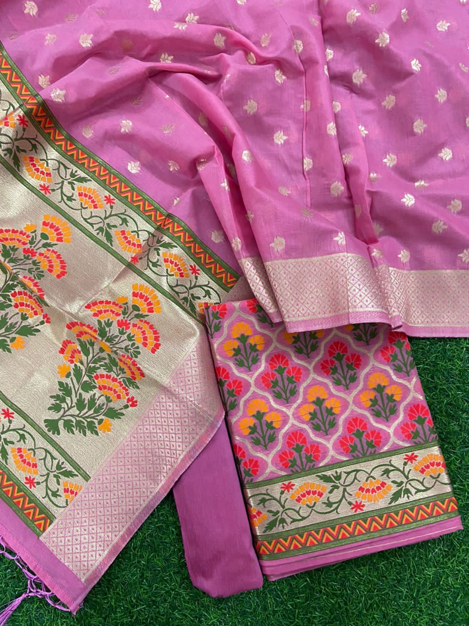 Banarasi Cotton Jamdani weaved Suit With Zari Weaving.