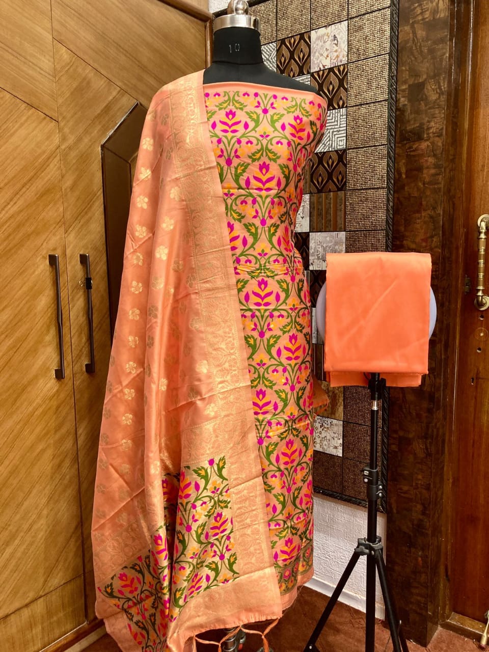 Pure Banarasi Cotton Jamdani Weaved Zari And Meenakari Work Unstitched Suit .